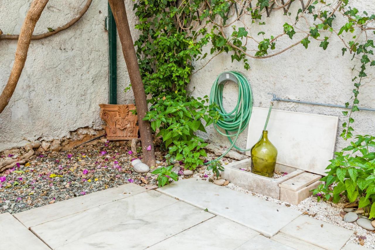 Вілла Athenian Yard Near Acropolis Екстер'єр фото